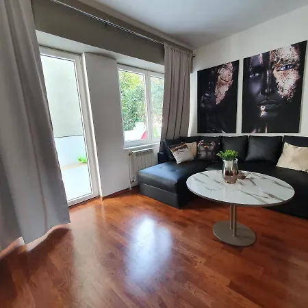 Lägenhet 180m2 Two Floor Flat Center